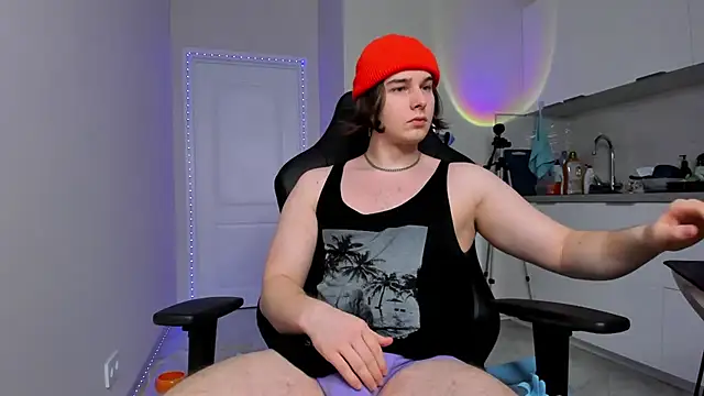 Snapshot of Vincent_Strong chatting on February 23, 10:17 am Vincent Strong online show from February 23, 10:17 am