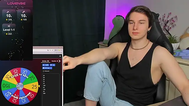 Snapshot of Vincent_Strong chatting on November 5, 9:45 am Vincent Strong online show from November 5, 9:45 am