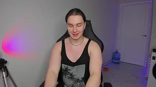 Snapshot of Vincent_Strong chatting on January 22, 10:29 am Vincent Strong online show from January 22, 10:29 am