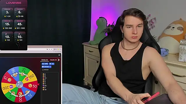 Snapshot of Vincent_Strong chatting on November 12, 7:34 am Vincent Strong online show from November 12, 7:34 am