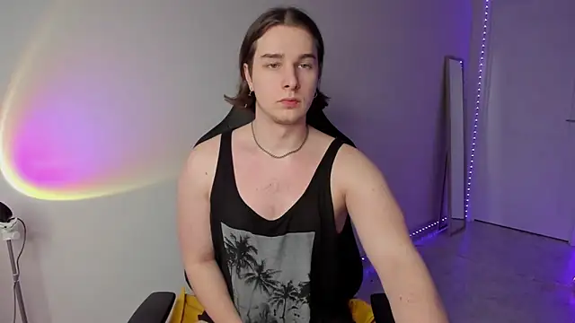 Snapshot of Vincent_Strong chatting on March 17, 10:06 am Vincent Strong online show from March 17, 10:06 am