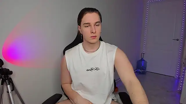 Snapshot of Vincent_Strong chatting on January 26, 2:30 pm Vincent Strong online show from January 26, 2:30 pm