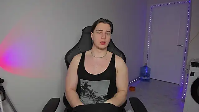 Snapshot of Vincent_Strong chatting on January 22, 7:25 am Vincent Strong online show from January 22, 7:25 am