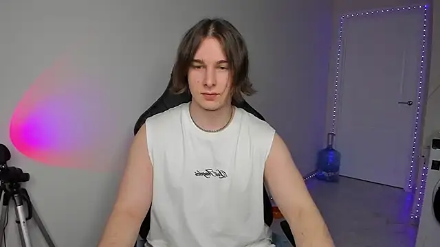 Snapshot of Vincent_Strong chatting on January 27, 12:37 pm Vincent Strong online show from January 27, 12:37 pm