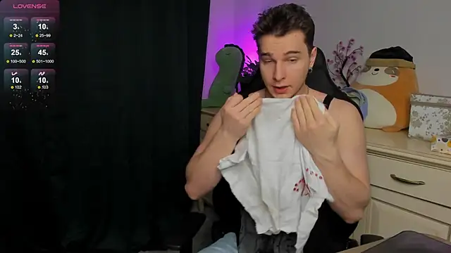 Vincent Strong online show from December 5, 9:19 am