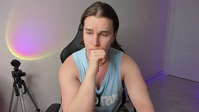 Snapshot of Vincent_Strong chatting on February 16, 1:38 pm Vincent Strong online show from February 16, 1:38 pm