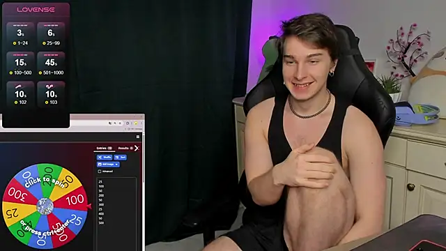 Snapshot of Vincent_Strong chatting on November 1, 9:03 am Vincent Strong online show from November 1, 9:03 am