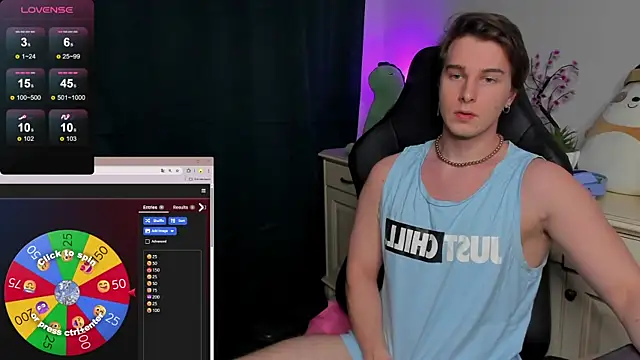 Snapshot of Vincent_Strong chatting on November 17, 1:37 pm Vincent Strong online show from November 17, 1:37 pm