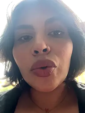 Snapshot of GigiiStone chatting on October 26, 7:03 pm GigiiStone online show from October 26, 7:03 pm