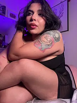 GigiiStone online show from February 9, 9:57 pm