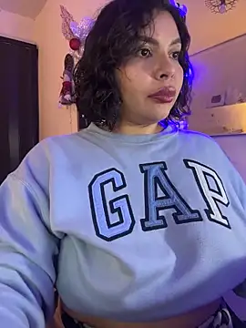 Snapshot of GigiiStone chatting on December 15, 11:42 pm GigiiStone online show from December 15, 11:42 pm