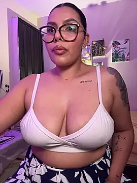 GigiiStone online show from March 30, 11:28 pm