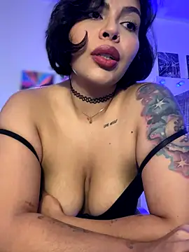 Snapshot of GigiiStone chatting on October 12, 5:03 pm GigiiStone online show from October 12, 5:03 pm