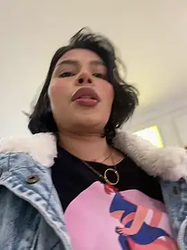 GigiiStone online show from February 9, 7:41 pm