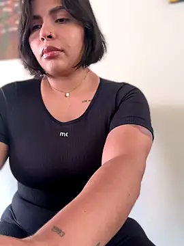 Snapshot of GigiiStone chatting on November 2, 8:58 pm GigiiStone online show from November 2, 8:58 pm