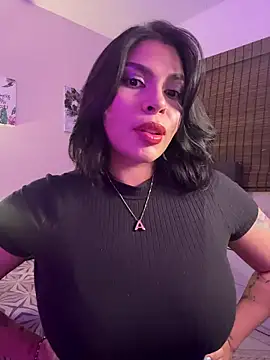 GigiiStone online show from March 26, 11:35 pm