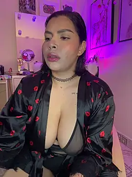 GigiiStone online show from February 25, 2:17 pm