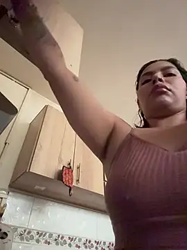 GigiiStone online show from March 4, 1:52 pm