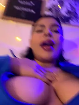 Snapshot of GigiiStone chatting on November 28, 10:32 pm GigiiStone online show from November 28, 10:32 pm