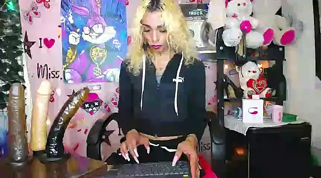 flaquita corall online show from March 23, 4:05 am