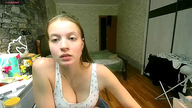   Aphrodita  wow   online show from February 5, 1:29 pm