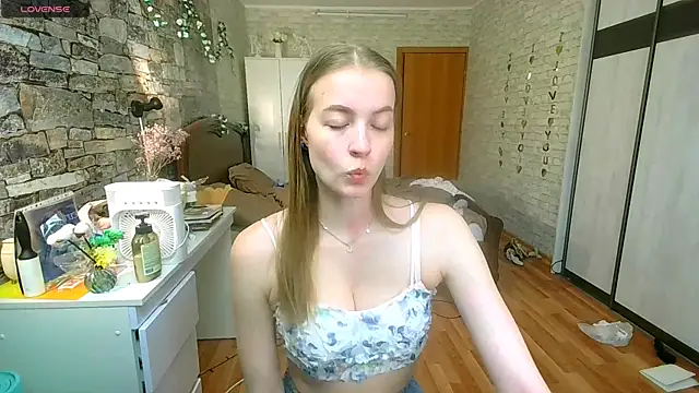 Snapshot of __Aphrodita__wow__ chatting on May 11, 2:45 pm Aphrodita wow online show from May 11, 2:45 pm