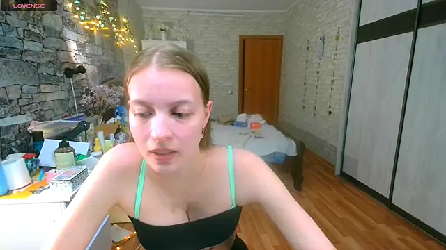 Snapshot of __Aphrodita__wow__ chatting on May 22, 3:10 pm Aphrodita wow online show from May 22, 3:10 pm