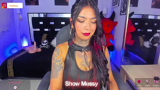 Snapshot of Kadarah chatting on November 29, 7:03 pm Kadarah online show from November 29, 7:03 pm