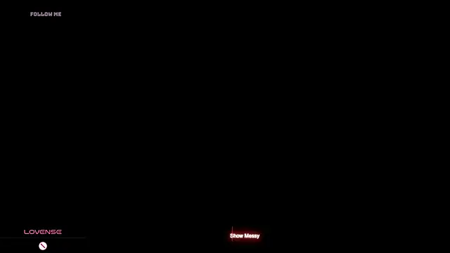 Snapshot of Kadarah chatting on November 5, 2:20 pm Kadarah online show from November 5, 2:20 pm