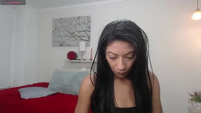 sofia perez    online show from May 29, 8:15 pm