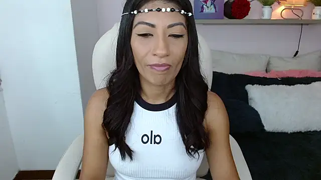 sofia perez    online show from March 17, 10:29 pm