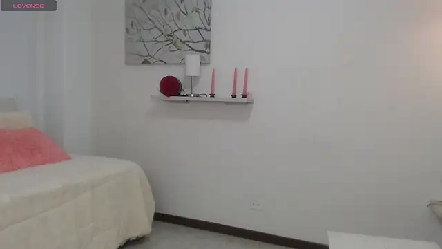 sofia perez    online show from May 18, 7:40 pm