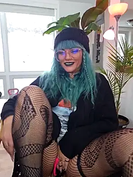 Snapshot of anyalikestosuck chatting on December 2, 8:43 pm anyalikestosuck online show from December 2, 8:43 pm