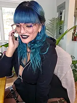 Snapshot of anyalikestosuck chatting on November 18, 8:12 pm anyalikestosuck online show from November 18, 8:12 pm