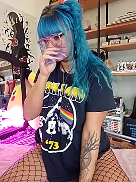 Snapshot of anyalikestosuck chatting on November 6, 9:08 pm anyalikestosuck online show from November 6, 9:08 pm