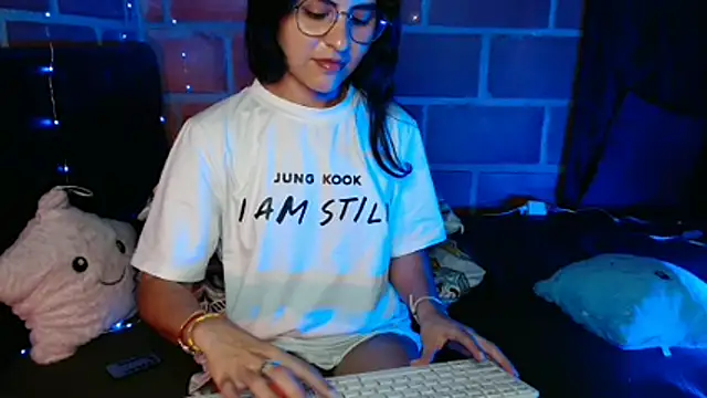 Nathacha online show from February 13, 10:43 pm