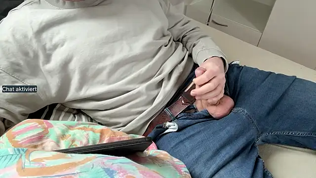 an0nym0us us3r online show from March 13, 1:05 pm