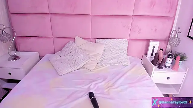 HannaTaylor online show from April 12, 3:43 am