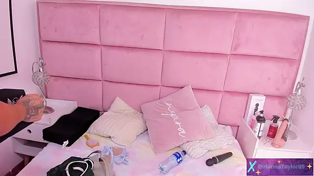 Snapshot of HannaTaylor chatting on March 19, 9:49 am HannaTaylor online show from March 19, 9:49 am