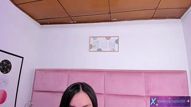 Snapshot of HannaTaylor chatting on March 20, 3:56 am HannaTaylor online show from March 20, 3:56 am