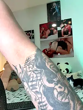 zafiro mo0n online show from December 1, 11:05 pm