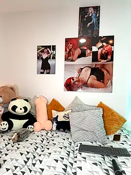 zafiro mo0n online show from October 31, 9:11 pm