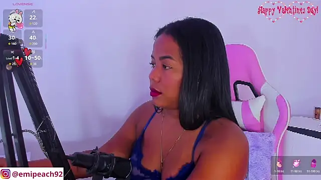 Snapshot of samanthaabloom chatting on February 12, 3:17 am samanthaabloom online show from February 12, 3:17 am