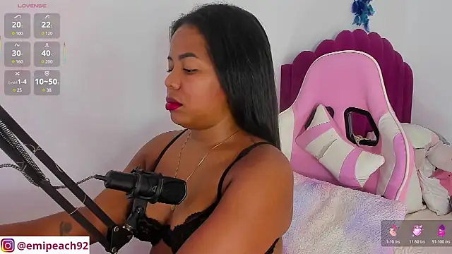 Snapshot of samanthaabloom chatting on March 3, 3:24 am samanthaabloom online show from March 3, 3:24 am