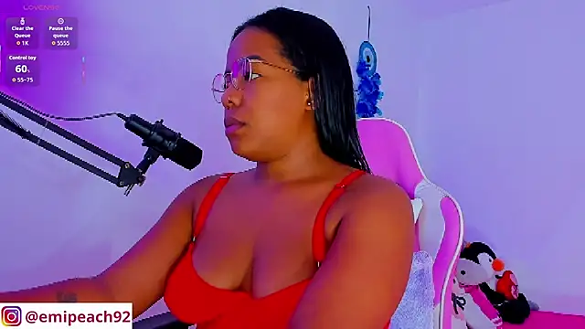 Snapshot of samanthaabloom chatting on October 29, 12:31 am samanthaabloom online show from October 29, 12:31 am