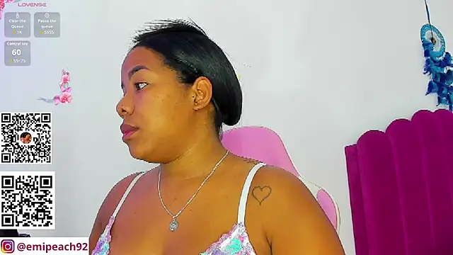 Snapshot of samanthaabloom chatting on June 26, 12:27 am samanthaabloom online show from June 26, 12:27 am