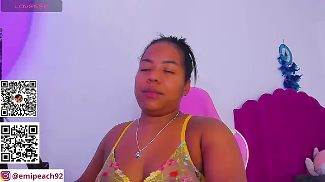 Snapshot of samanthaabloom chatting on July 17, 2:20 am samanthaabloom online show from July 17, 2:20 am