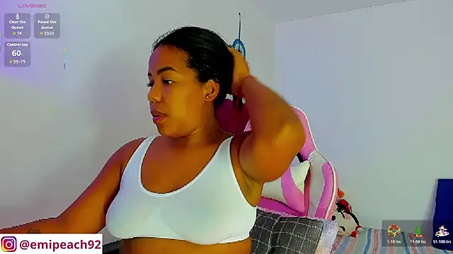 Snapshot of samanthaabloom chatting on November 7, 12:37 am samanthaabloom online show from November 7, 12:37 am