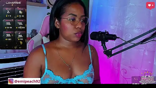 samanthaabloom online show from March 18, 5:02 am