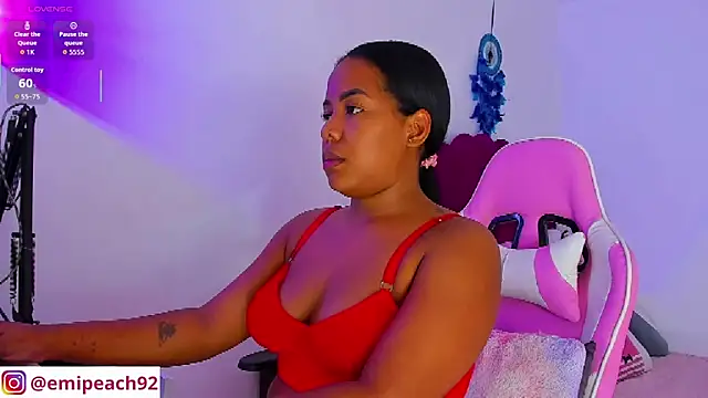 Snapshot of samanthaabloom chatting on November 12, 11:52 pm samanthaabloom online show from November 12, 11:52 pm